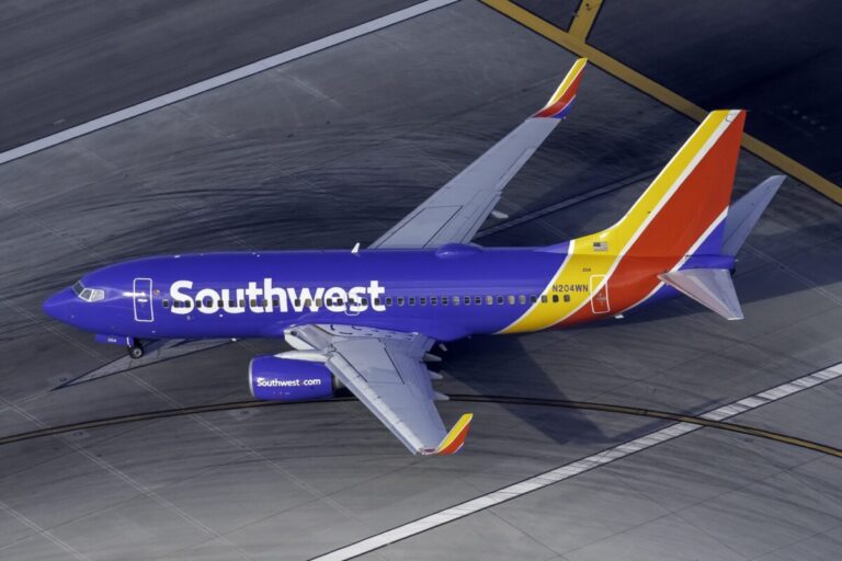 1721904941 N204WN Southwest Airlines Boeing 737 7H4 1 scaled e1720453408937