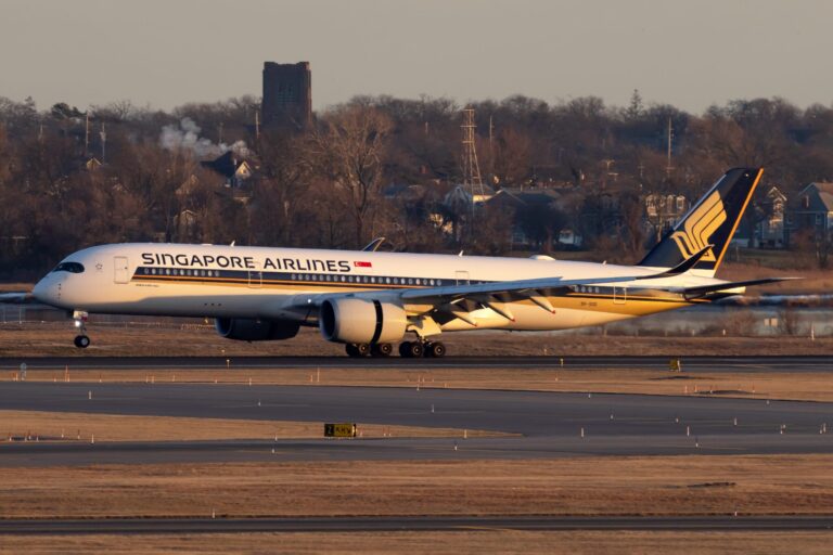 9V SGD Singapore Airlines Airbus A350 941 3 scaled