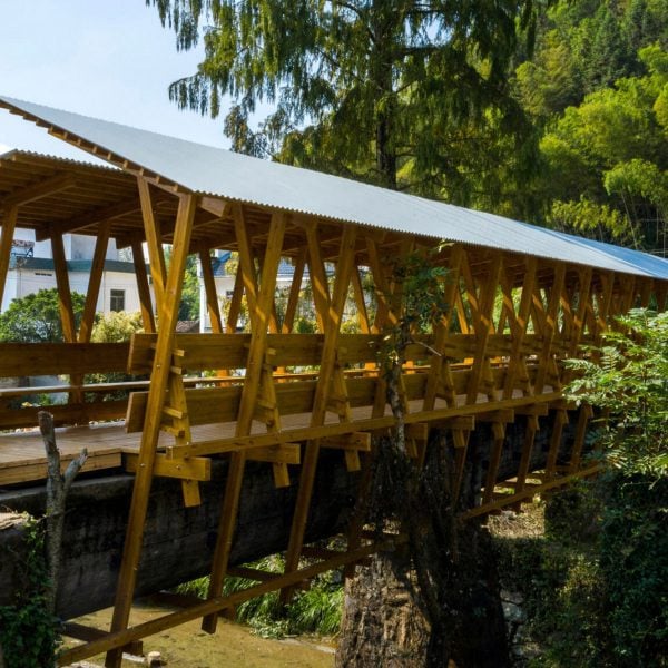 iara covered bridge on aqueduct china hero dezeen 2364 col 1