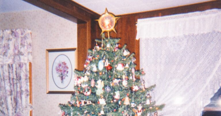 vintage 1990s christmas tree