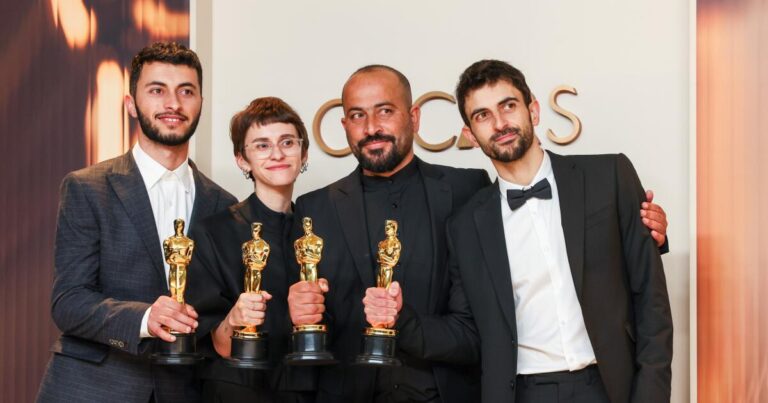 urlhttps3A2F2Fcalifornia times brightspot.s3.amazonaws.com2F2d2Fbe2F655f100e48d08195e8f08ba782082F1496591 et oscars deadline room 01409