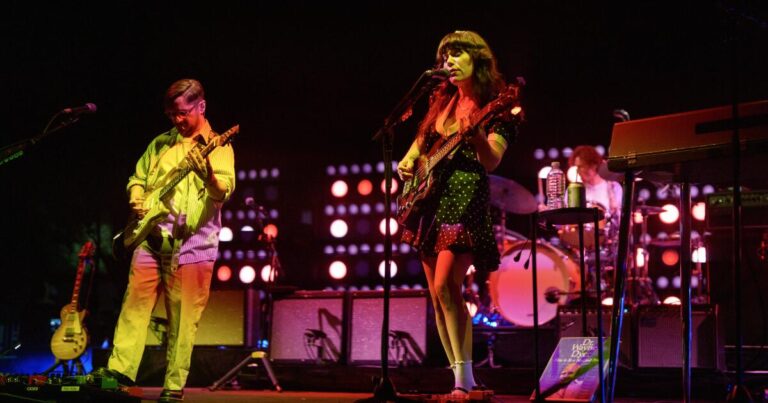 urlhttps3A2F2Fcalifornia times brightspot.s3.amazonaws.com2Fce2F702Fff313f794e3cb1982bfb93ee385f2F1505236 et rilo kiley and vampire weekend 4794